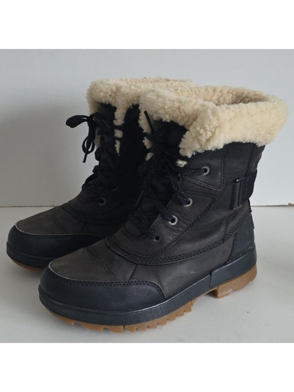 SOREL | Tivoli IV Parc waterproof boots in black with a shearling collar Sz 7